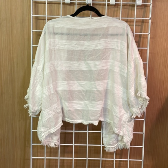 Own IT white cardigan with frills. Made in Italy size Small - Picture 5 of 5